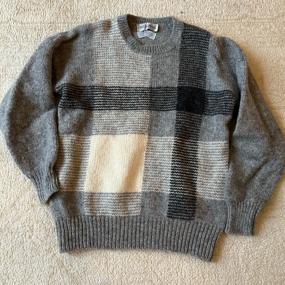 Braemer Gray and Cream Men's Sweater, L